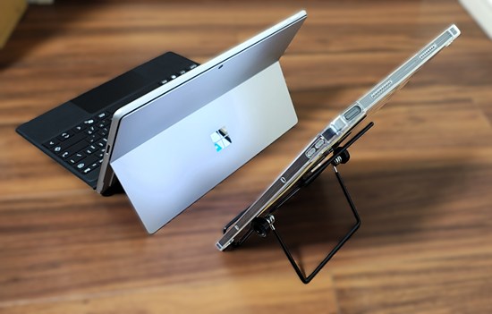 Surface Proや泥タブも縦置きOKのタブレットスタンド タブレット枕　通常スタンド