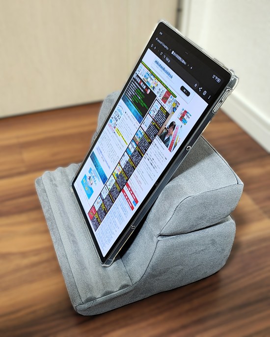 Surface Proや泥タブも縦置きOKのタブレットスタンド タブレット枕