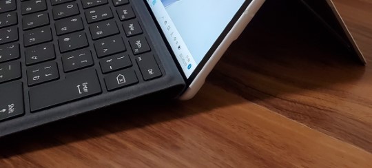 ARM Surface Pro 9 5Gタイプカバーの進化とタッチカバー